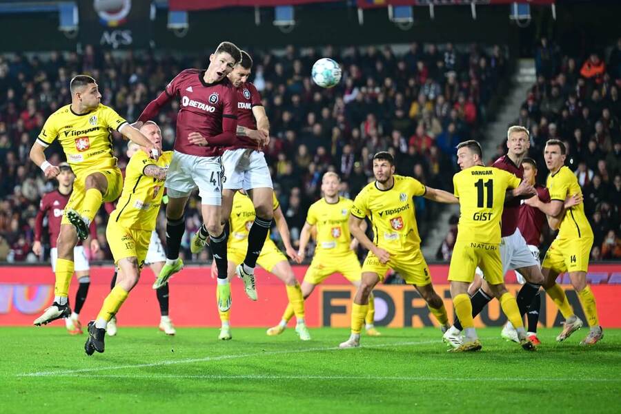 Kde sledovat fotbal Hradec Králové – Sparta živě v TV a live streamu