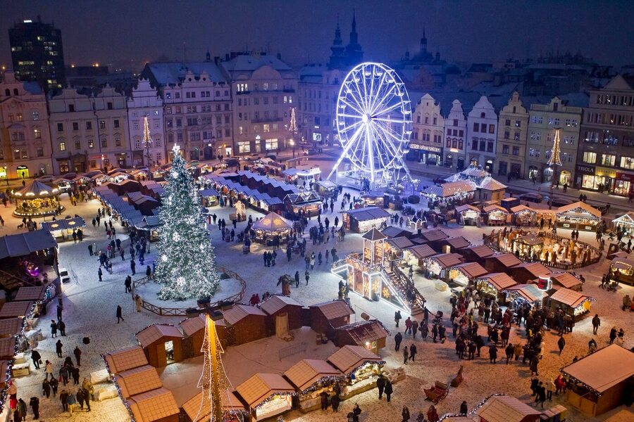 Vánoční trhy Plzeň: Program, otevírací doba a prodejci